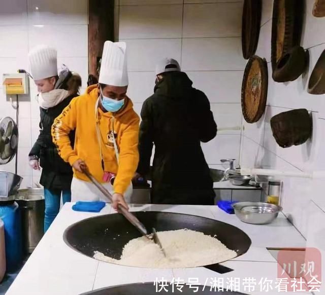逛名胜、进工厂、品美食、探非遗 七国友人“走进四川、读懂四川”文化艺术交流活动圆满举行